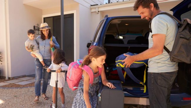 Family-on-Holidays-1200×675